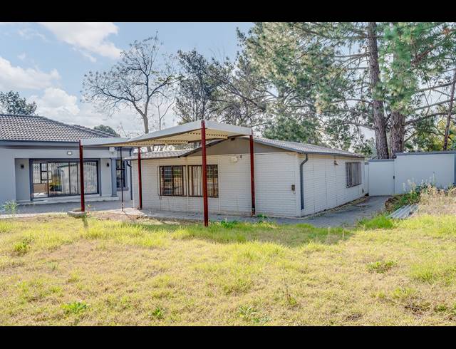 1,907M² VACANT LAND FOR SALE IN BRYANSTON